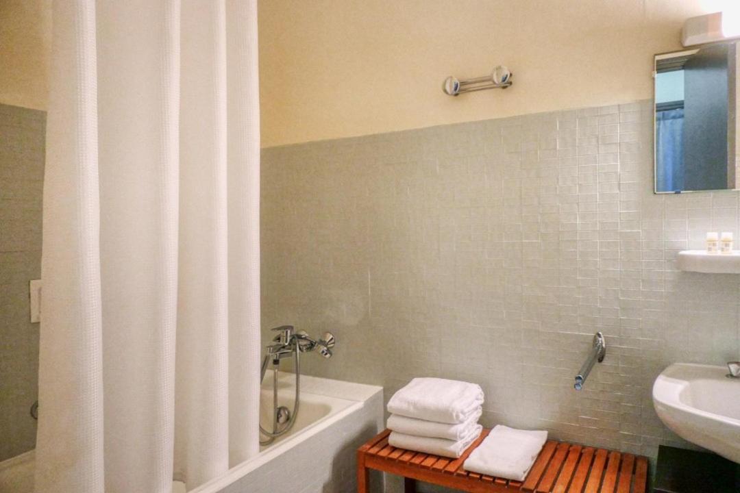 Hotel Univers Carpentras Eksteriør billede