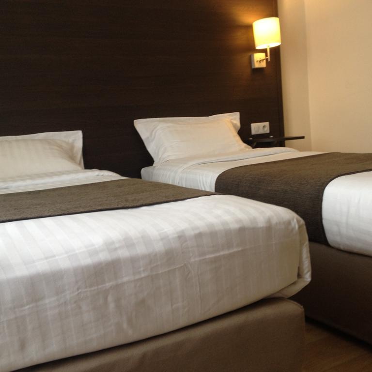 Hotel Univers Carpentras Værelse billede