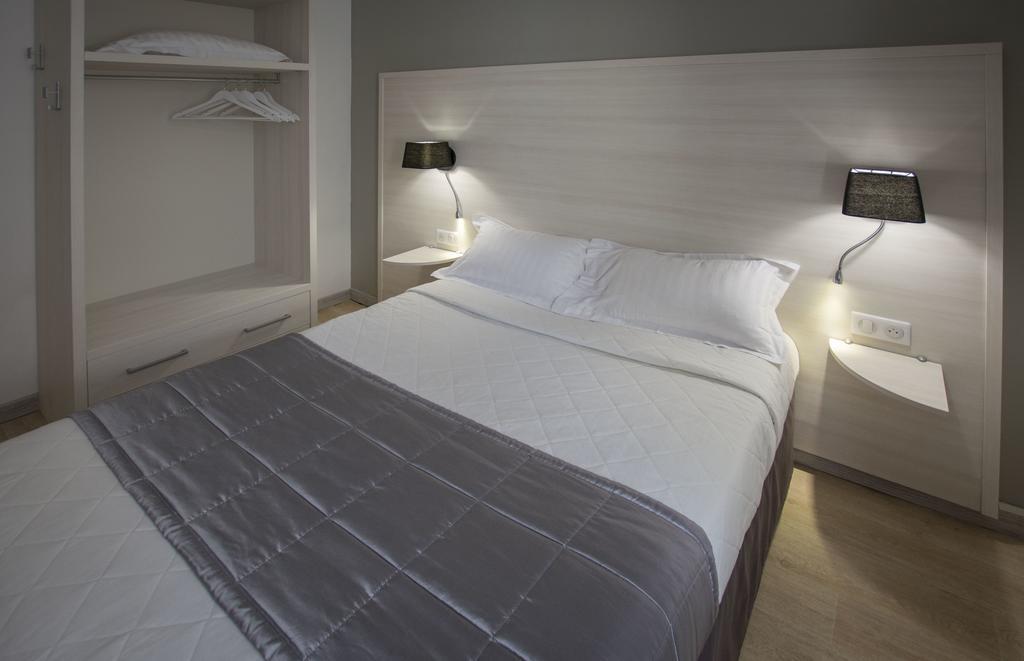 Hotel Univers Carpentras Eksteriør billede