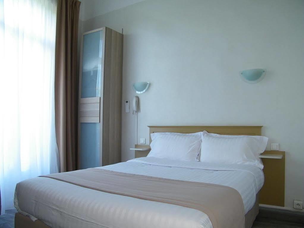 Hotel Univers Carpentras Eksteriør billede