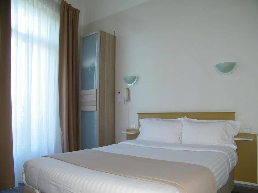 Hotel Univers Carpentras Eksteriør billede